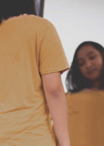 girl looking in mirror (3)